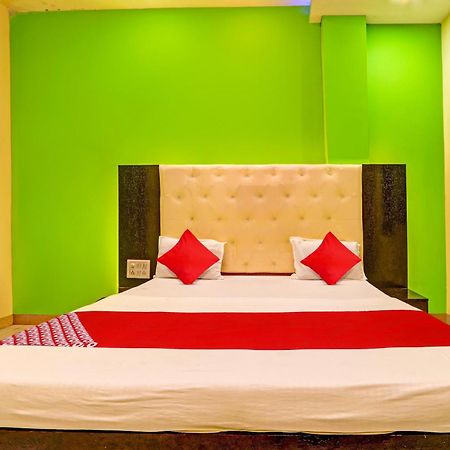 Oyo Flagship Hotel Samruddhi Lodge Nirmal  Exteriér fotografie