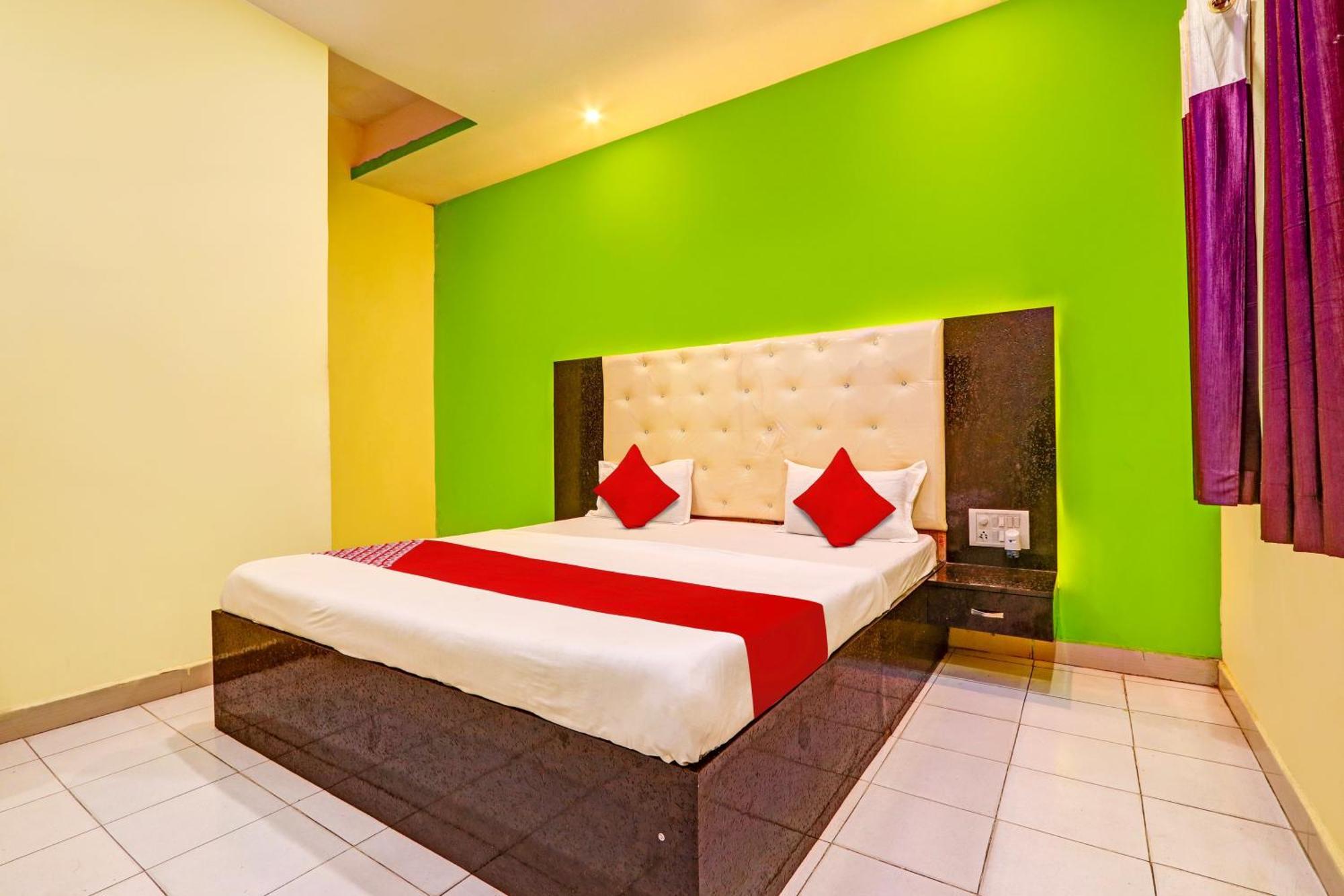 Oyo Flagship Hotel Samruddhi Lodge Nirmal  Exteriér fotografie