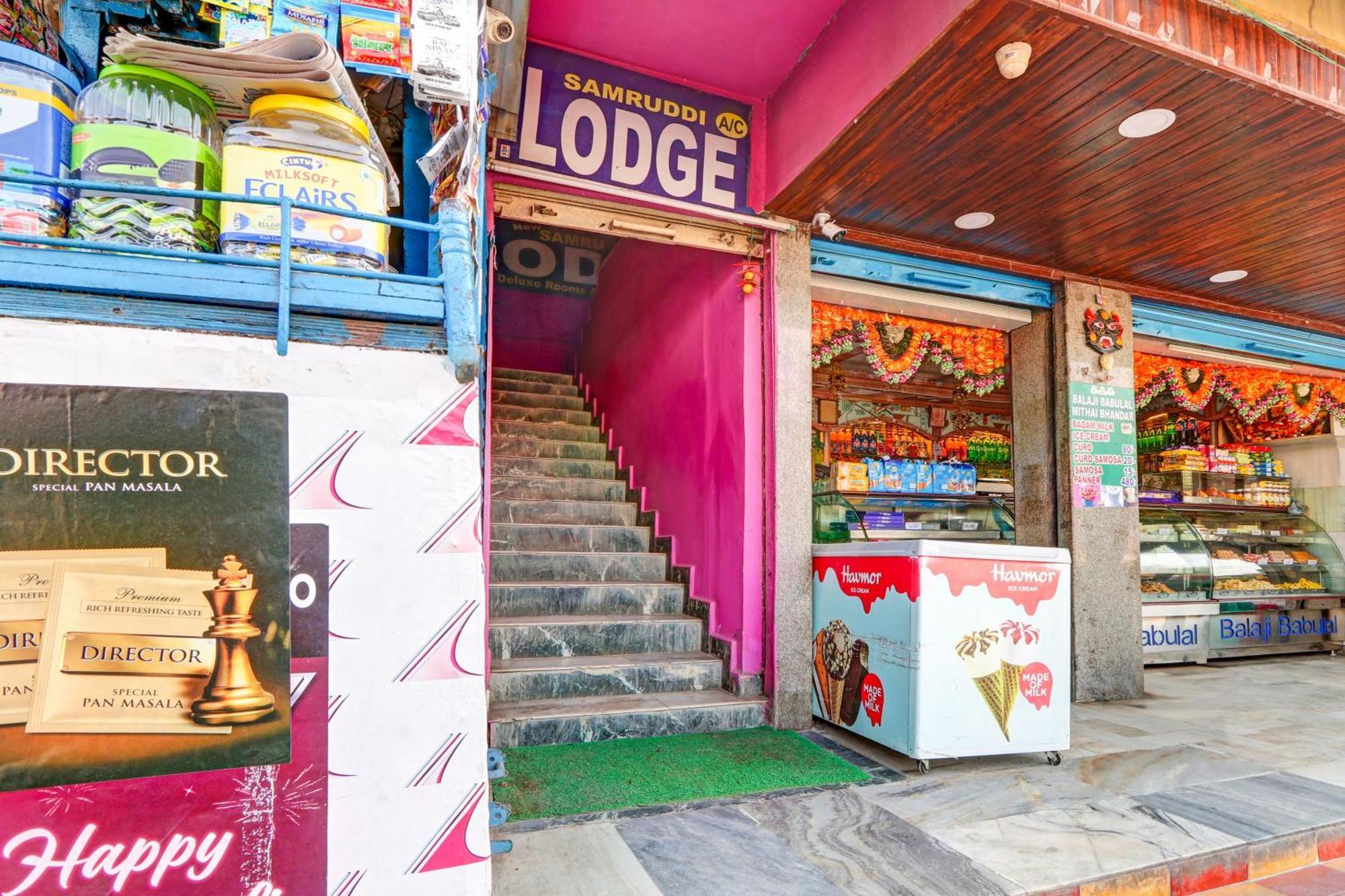 Oyo Flagship Hotel Samruddhi Lodge Nirmal  Exteriér fotografie