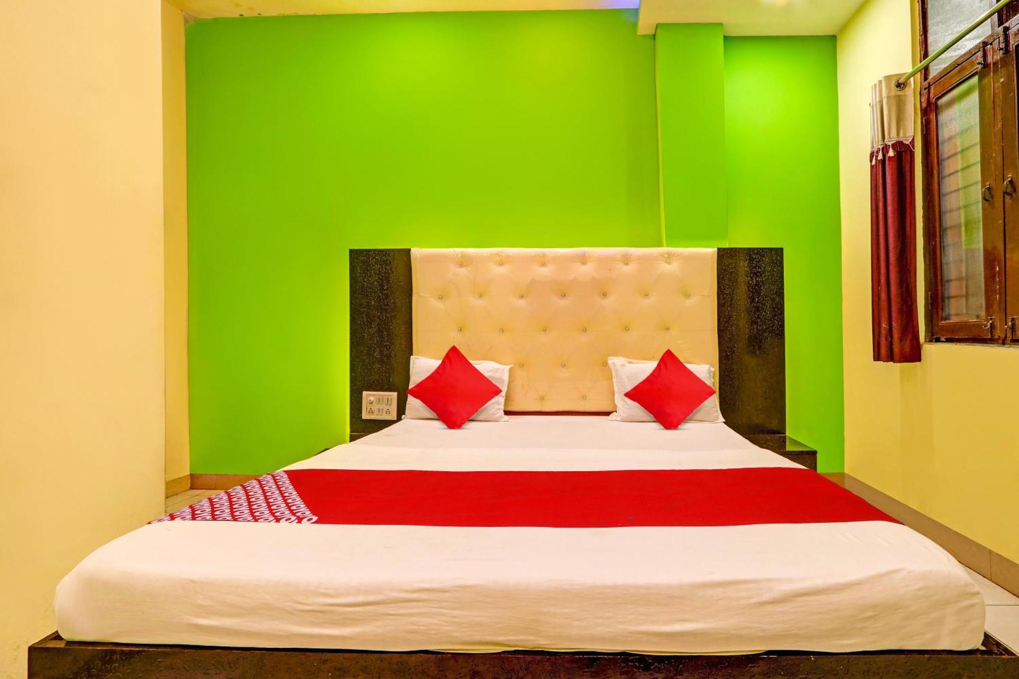Oyo Flagship Hotel Samruddhi Lodge Nirmal  Exteriér fotografie
